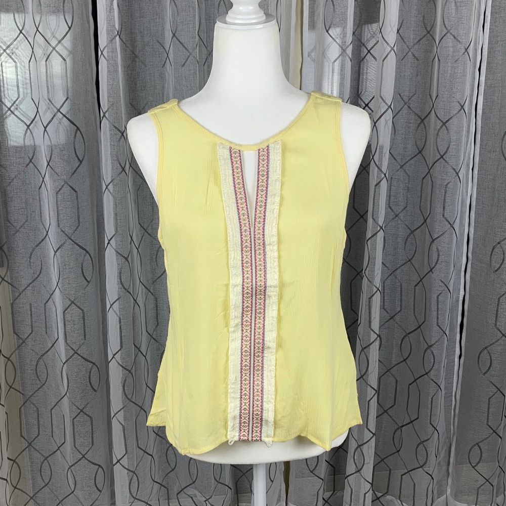 Valentine Crochet Back Keyhole Tank Medium